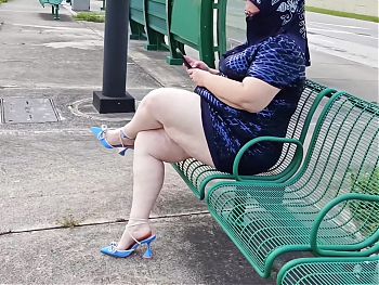 Jamdown26 - Hijab Muslim Milf let stranger at the bus stop cum twice on her meaty pussy - pissing